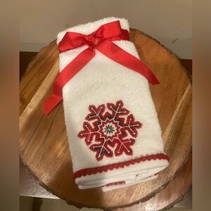 NWT Cotton Christmas SnowflakeTip Towel Set 🎄